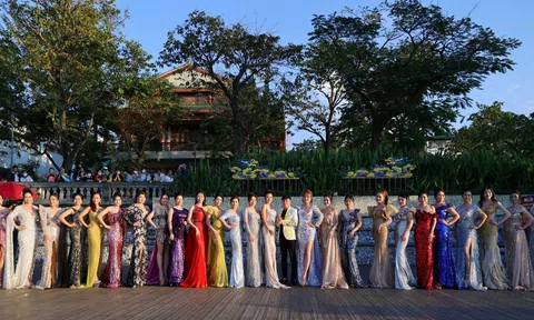 Dàn thí sinh Hoa hậu Doanh nhân Châu Á Việt Nam trình diễn đầy ấn tượng trong phần thi thời trang