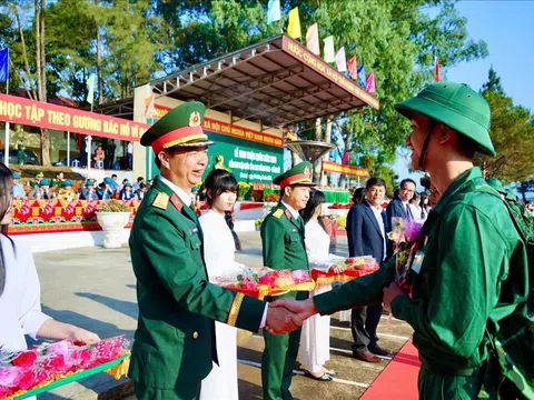 Tuổi trẻ Gia Lai, Quảng Ngãi nhập ngũ với khát vọng được cống hiến cho quê hương, đất nước