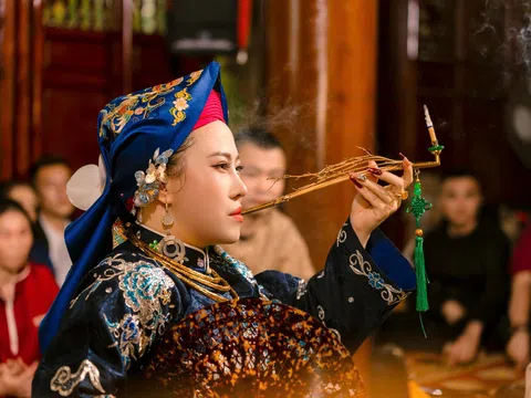 Cần vai trò định hướng của cơ quan quản lý văn hóa để khắc phục “bội thực” cô đồng, thầy đồng