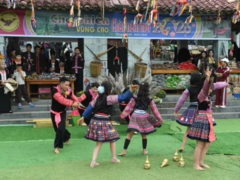 Tháng 4 trải nghiệm "Sắc màu văn hoá các dân tộc Việt Nam"