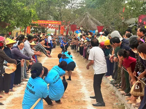 Nghệ An: Lễ hội đền Bà Chúa thu hút du khách thập phương