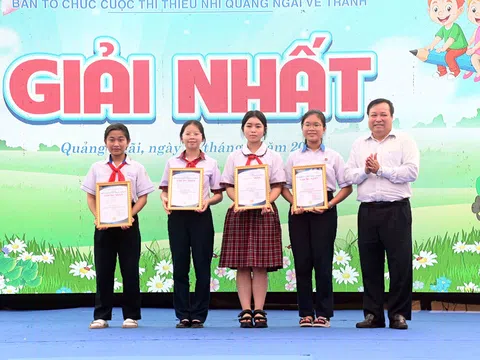 Trao giải Cuộc thi thiếu nhi vẽ tranh theo sách với chủ đề “Theo trang sách – Tự hào lịch sử quê hương Quảng Ngãi”