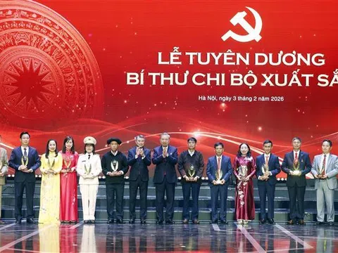 Lễ tuyên dương Bí thư Chi bộ xuất sắc và trao Giải Búa liềm Vàng lần thứ X