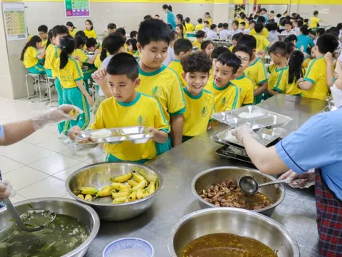 Góc nhìn văn hoá: Lại bàn về bữa ăn học đường - Đừng để mất niềm tin !