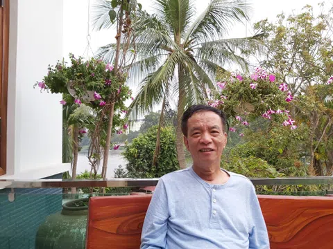 Về  quê