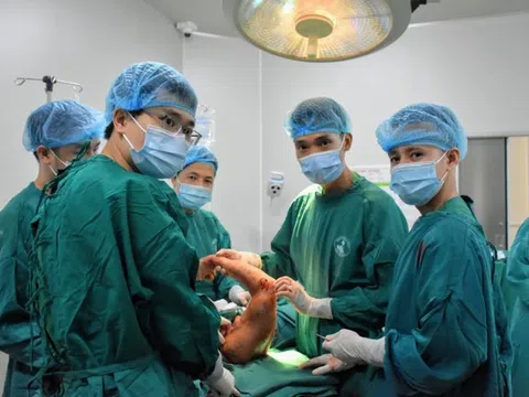 Vĩnh Phúc: "Hồi sinh" cánh tay bị đứt lìa cho một nữ bệnh nhân