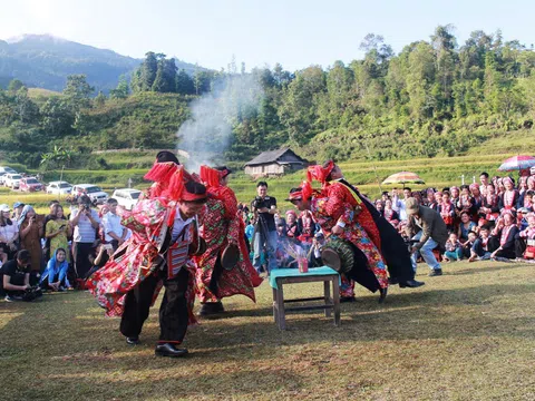 Trò chơi dân gian của người Dao đỏ ở Hà Giang (bài 1): Độc đáo điệu múa bắt ba ba (Piéo tổ)