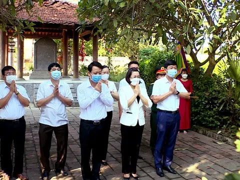 Hưng Yên: Lãnh đạo thị xã Mỹ Hào dâng hương kỷ niệm 136 năm Ngày Tướng công Nguyễn Thiện Thuật giương cờ khởi nghĩa