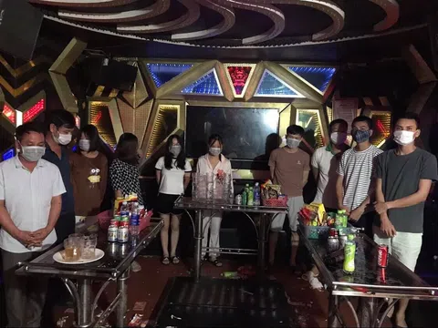 Vĩnh Phúc: Tam Đảo xử lý 2 quán karaoke vi phạm phòng chống dịch Covid-19