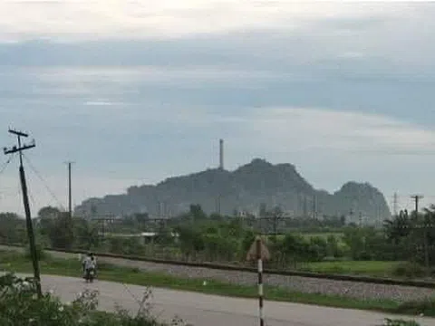 Núi Cánh Diều và nhà máy điện Ninh Bình