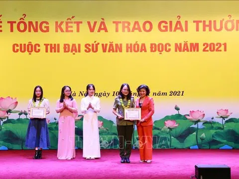 Xin các giảng viên đại học và cao đẳng hãy tăng cường văn hoá đọc để không là “thợ dạy”