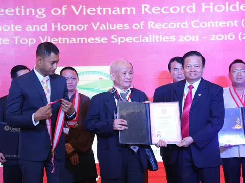 “Nhà văn nhặt bút” Dương Thu Ái