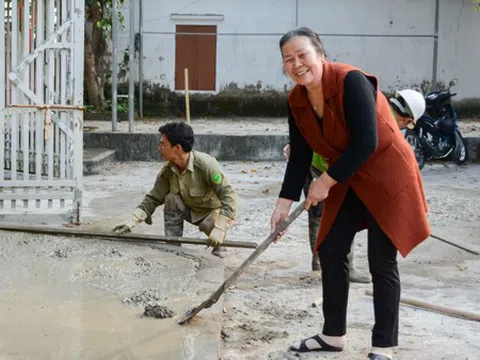 Dì Tư tất bật vì những cảnh đời khốn khó