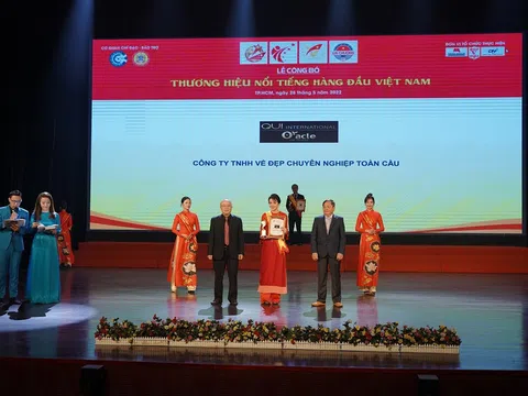 Oui International – Oracle Clinic vinh dự nhận giải thưởng Top 10 Thương hiệu hàng đầu Việt Nam