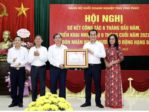 Đảng ủy Khối doanh nghiệp tỉnh Vĩnh Phúc được tặng thưởng Huân chương Lao động hạng Ba