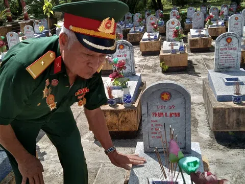 Đi giỗ 50 năm -  các liệt sĩ thành cổ Quảng Trị 1972