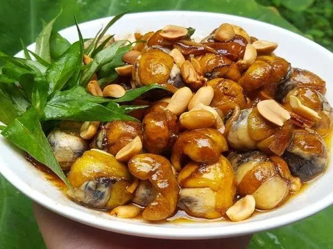 Trứng cút lộn xào me!