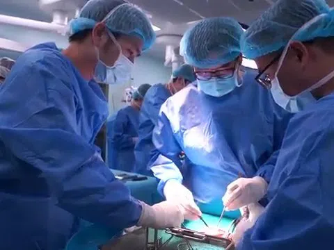Bệnh nhân đầu tiên ở Việt Nam điều trị ung thư xương bằng ni tơ lỏng hồi phục thần kỳ