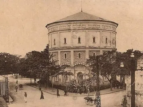 Tháp nước Hàng Đậu