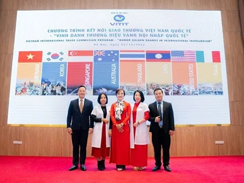 Doanh nhân Trần Thị Thu Hà vinh dự nhận giải thưởng “Top 10 thương hiệu vàng hội nhập quốc tế”