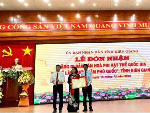 Kiên Giang: “Nghề làm nước mắm Phú Quốc” đón nhận Bằng di sản văn hóa phi vật thể quốc gia