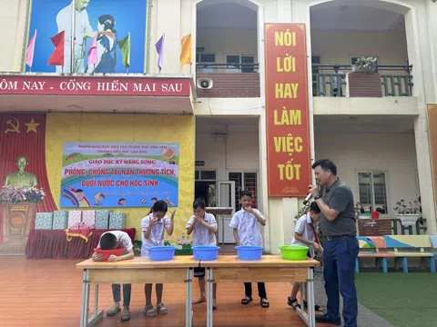 Vĩnh Phúc: Trường Tiểu học Liên Bảo (Vĩnh Yên) hướng dẫn phòng chống đuối nước cho học sinh