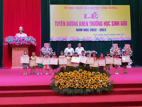 Vĩnh Phúc: Vĩnh Tường tuyên dương,  khen thưởng học sinh giỏi năm học 2022 -2023