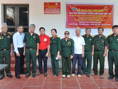 Bắc Giang: Bàn giao nhà “Nghĩa tình đồng đội” cho hội viên cựu chiến binh