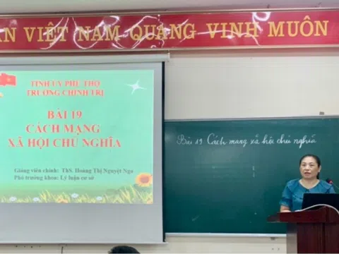 Phú Thọ: Cô giáo Hoàng Thị Nguyệt Nga tâm huyết, đam mê giảng dạy lý luận chính trị