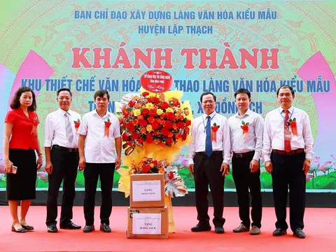 Vĩnh Phúc: Công đoàn Sở Khoa học và Công nghệ quyên góp được hơn 600 đầu sách tặng các Làng văn hóa kiểu mẫu