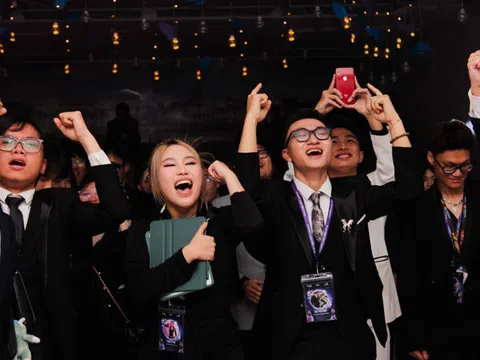 "Prom Night 2023: Epiphany - Hành trình khám phá thế giới nghệ thuật tại Greenwich Việt Nam - Hà Nội"