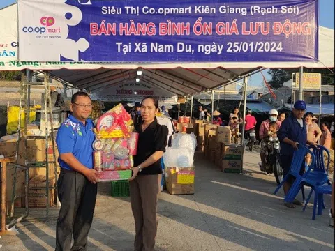 Kiên Giang: Cung ứng 120 tấn hàng hoá dịp tết Nguyên đán Giáp Thìn cho 7 xã đảo