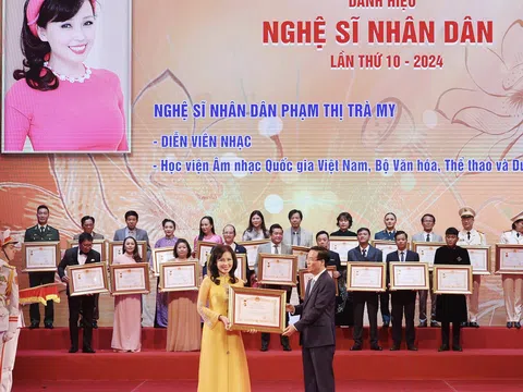 NSND Phạm Trà My - Tiến sĩ Âm nhạc học đầu tiên tại Việt Nam “tạc” về cây đàn tranh