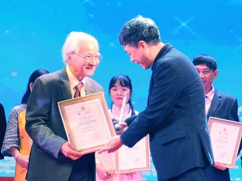 Tiểu thuyết "Bể than Đông Bắc" - Bộ sử vắn tắt bằng các câu chuyện của thợ mỏ