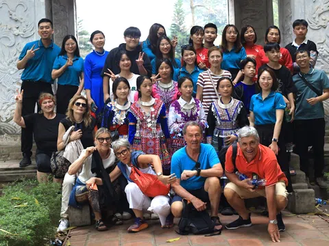Lần đầu đến thăm Hà Nội của các em học sinh vùng cao Yên Bái