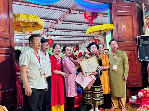 Nghệ nhân Ưu tú Nguyễn Thị Định: Không thực hành tín ngưỡng thờ Mẫu trên sân khấu
