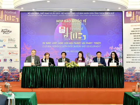 Festival Huế 2024 được diễn ra trọng thể tại điện Kiến Trung