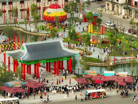 “Nụ hôn” Vinhomes Royal Island đánh thức “nàng công chúa” ngủ yên nơi đất Cảng