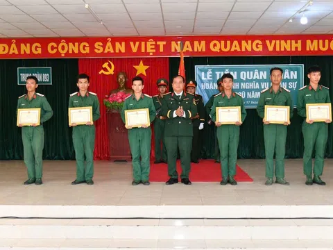 Kiên Giang: Trung đoàn 893 tiễn quân nhân hoàn thành nghĩa vụ quân sự tại ngũ