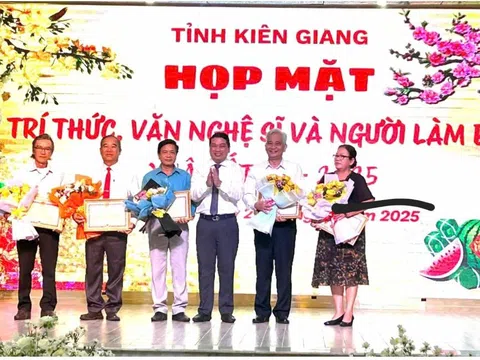 Kiên Giang: Đội ngũ văn nghệ sĩ, người làm báo phát huy tốt vai trò “chiến sĩ” trên mặt trận tư tưởng, văn hóa của Đảng