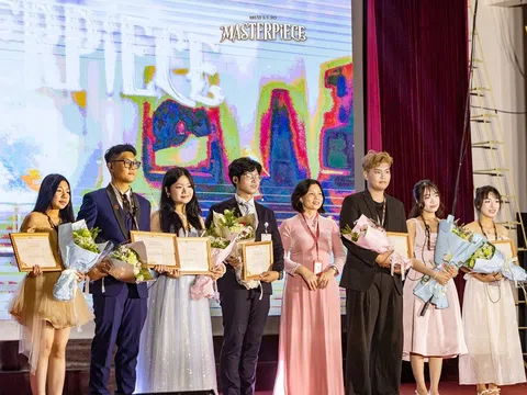 “Tân họa sĩ” trường Báo cháy hết mình trong đêm đại nhạc hội Nhật Ký 20 - 2025: Masterpiece