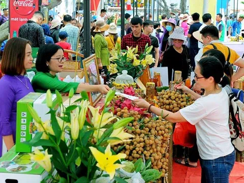 Nâng tầm sản phẩm OCOP từ không gian lễ hội truyền thống