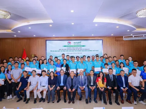 Herbalife Vietnam đồng hành cùng Liên Đoàn Bóng Đá Việt Nam tổ chức buổi đào tạo về dinh dưỡng thể thao nâng cao cho các huấn luyện viên và cầu thủ bóng đá