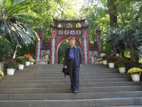 Thăm Đền Hùng nghĩ về miền đất Tổ