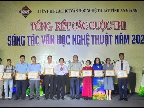 An Giang: Trao giải Cuộc thi sáng tác Văn học Nghệ thuật năm 2025