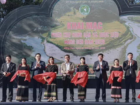 Phiên chợ nông sản và dược liệu Măng Đen mở ra không gian giao thương giàu bản sắc