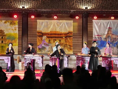 Khám phá Văn Miếu - Quốc Tử Giám về đêm