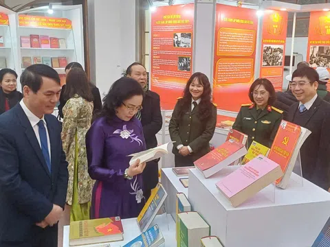 Triển lãm tư liệu “Đảng Cộng sản Việt Nam qua các kỳ Đại hội"