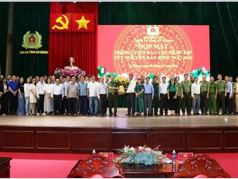 An Giang: Báo chí góp phần truyền tải kịp thời, chính xác thông tin về tình hình an ninh trật tự phục vụ hiệu quả phát triển kinh tế – xã hội của địa phương.