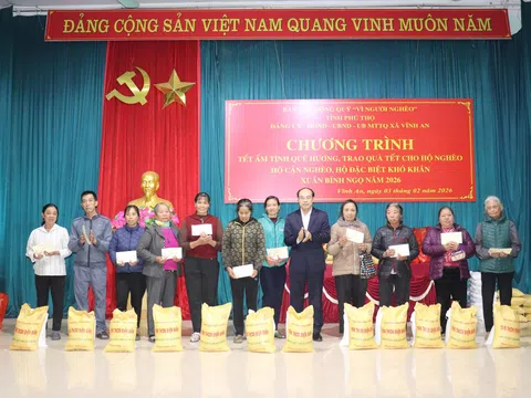 Phú Thọ: Người làm báo chung tay tặng hơn 1.150 suất quà Tết đến các hoàn cảnh khó khăn